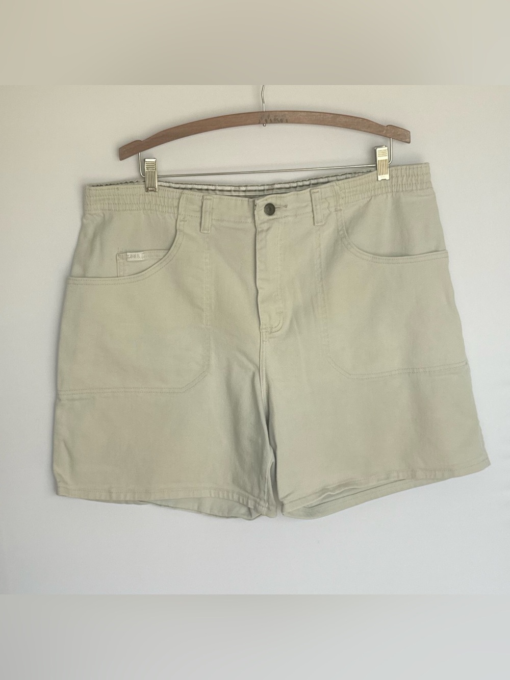 Lee Women's Cotton Twill Cream Casual Utility Shorts Vintage Stretchy Waistband